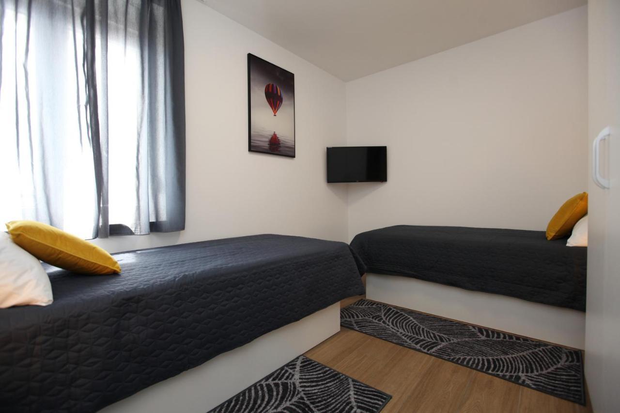 Apartmani Ive Trogir Exterior foto
